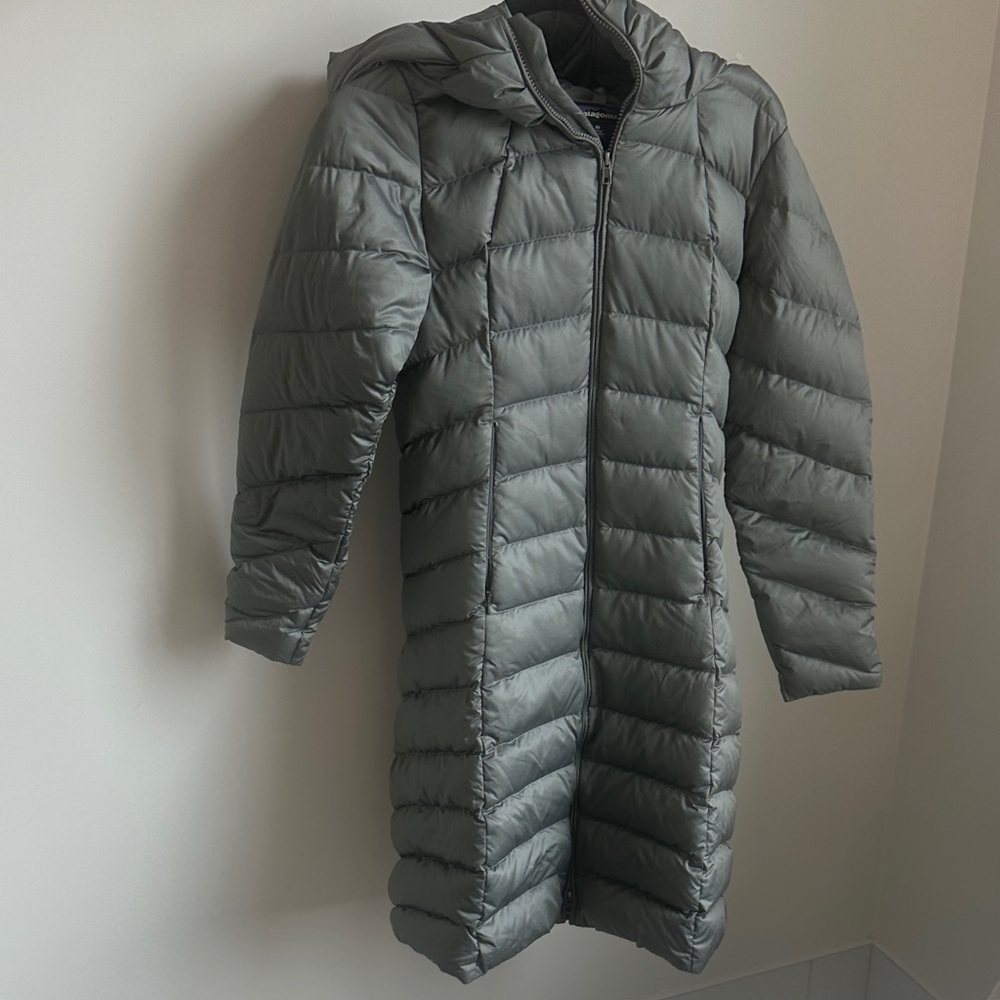 Patagonia Women's Long Gray Puffer Jacket XS down feather